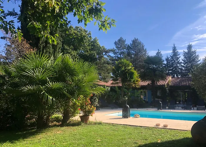Tranquille Villa Brantôme